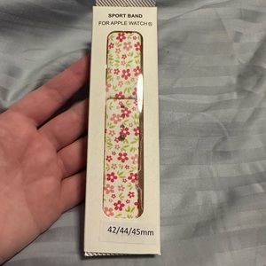 NEW Daisy Patterned Apple Watch Band 42/44/45
